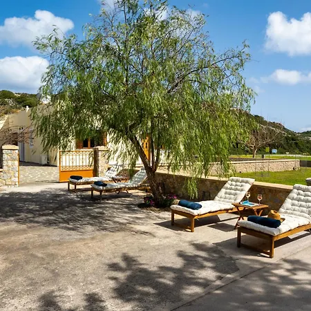 Hermes' Getaway Holiday home Plimmiri