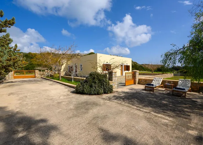 Hermes' Getaway בית נופש Plimmiri