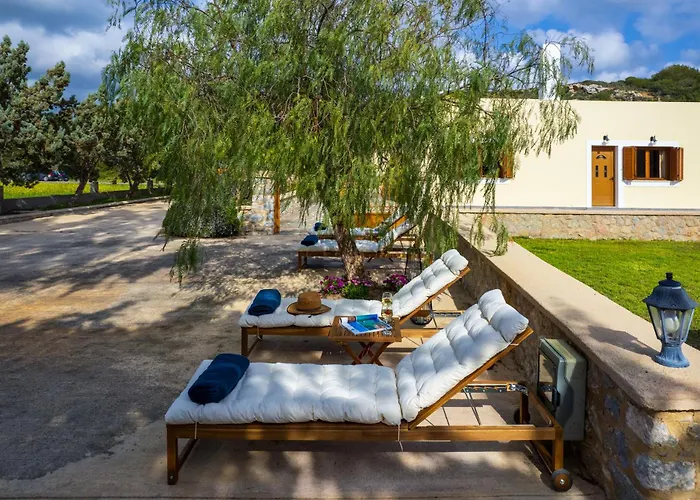 בית נופש Hermes' Getaway Plimmiri